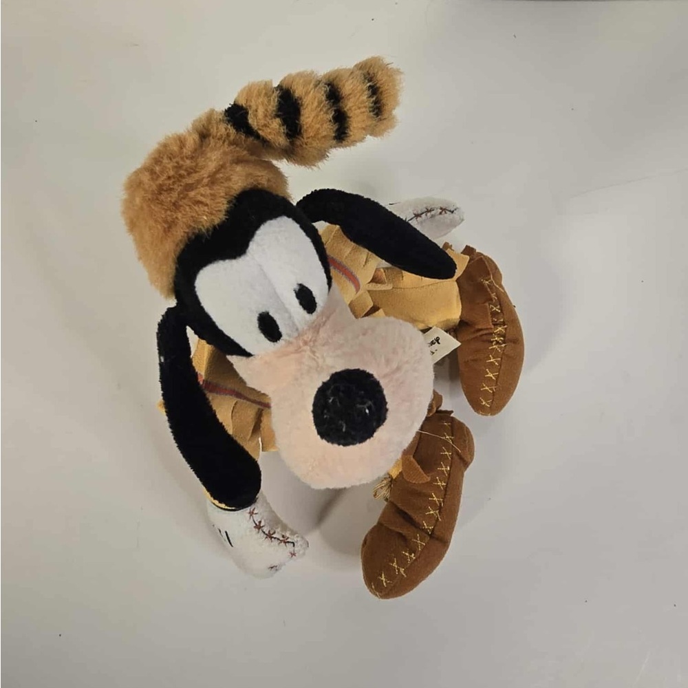Vintage Walt Disney World Goofy Plush Raccoon hat - Picture 5 of 5
